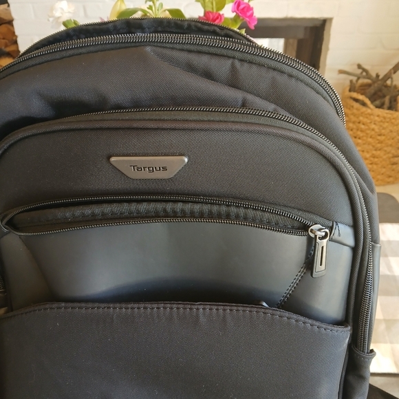 Targus Premium Black Backpack Laptop for - Picture 4 of 6